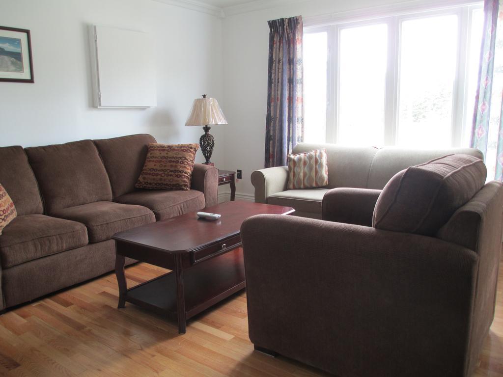 Comerford'S Ocean View Suites Holyrood Kamer foto