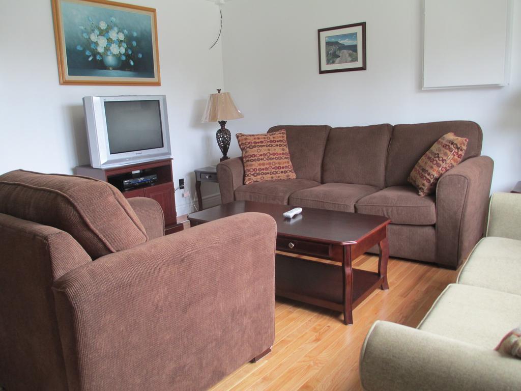 Comerford'S Ocean View Suites Holyrood Kamer foto