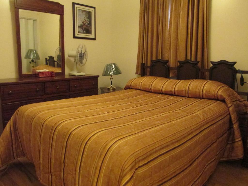Comerford'S Ocean View Suites Holyrood Buitenkant foto
