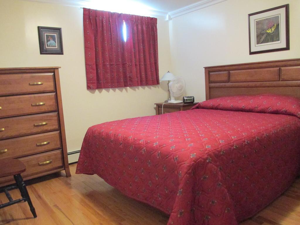 Comerford'S Ocean View Suites Holyrood Kamer foto