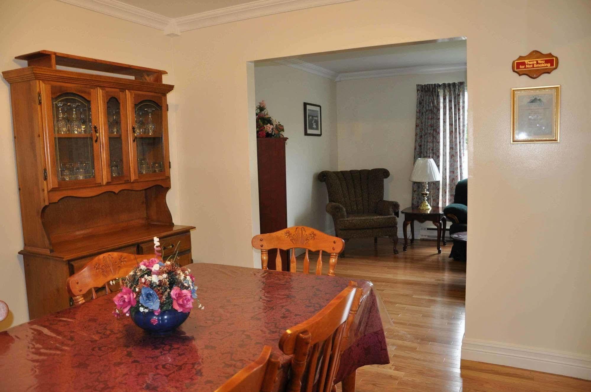 Comerford'S Ocean View Suites Holyrood Buitenkant foto